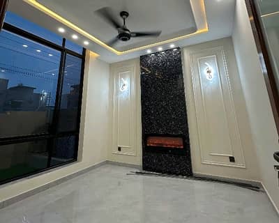 5 Marla Spacious House Is Available In Central Park Housing Scheme For sale