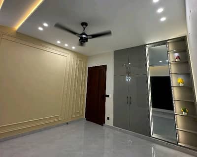 Get Your Hands On House In Central Park Housing Scheme Best Area
