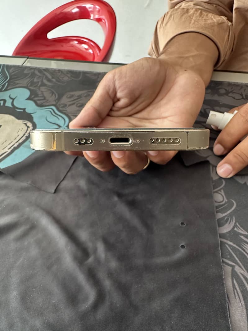 Apple iPhone 13 Pro 0