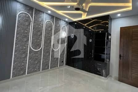 10 Marla House For sale In Rs. 44500000 Only