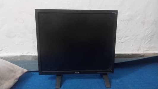 Acer B193 19" LCD Monitor – Good Condition