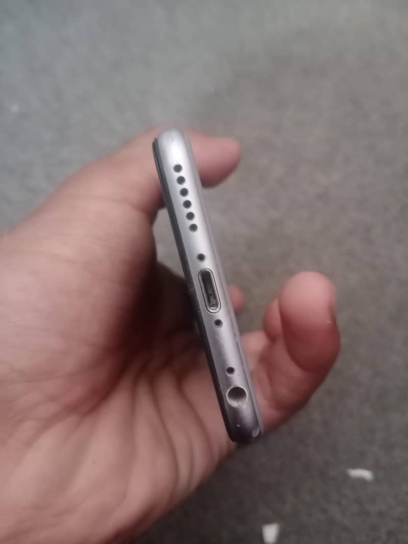 Apple iPhone 6S 3