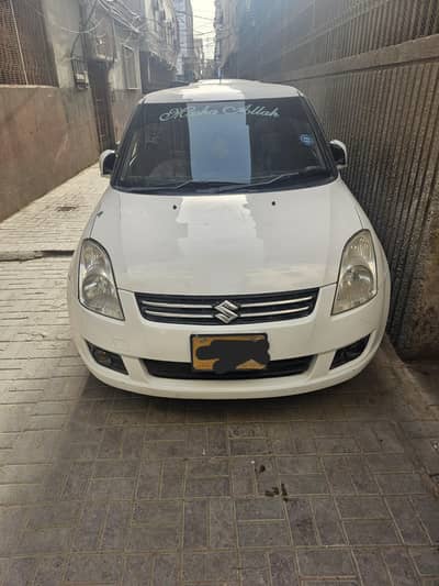 Suzuki Swift dlx 2013 in very good condition
