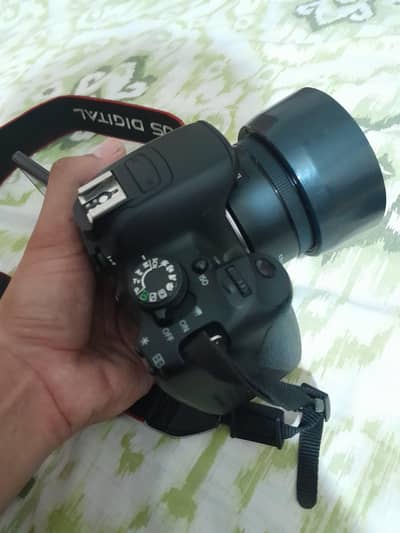Canon 700D DSLR Camera—Excellent Condition 10/10