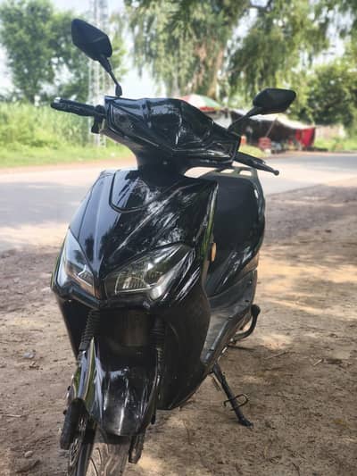 MDKA model B5 lithium battery disks brakes 1600watt motor 3 years warr