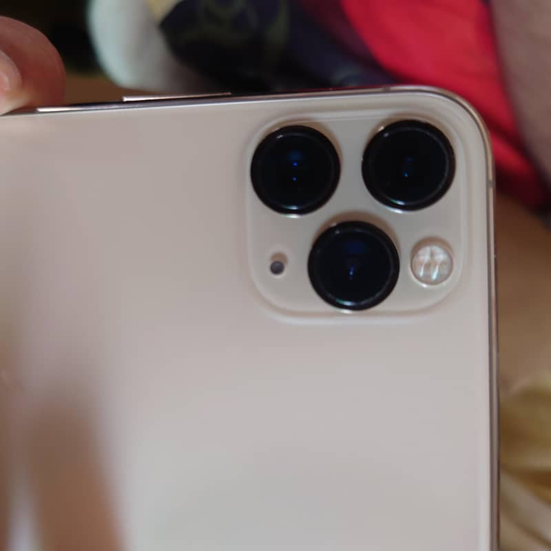 Apple iPhone 11 Pro Max 6