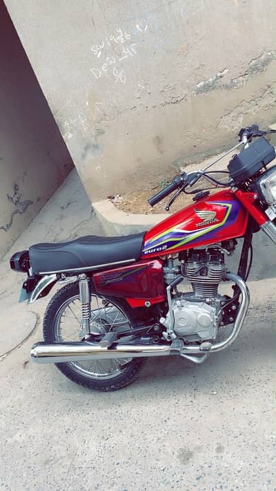 Honda CG 125 16modal but 17 wala sticker he