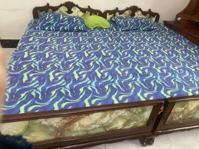 2 signle beds with mattress