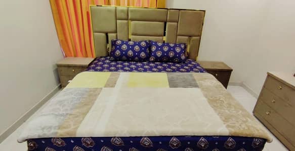One bedroom VIP full furnish flat par day available in Bahria Town Lahore