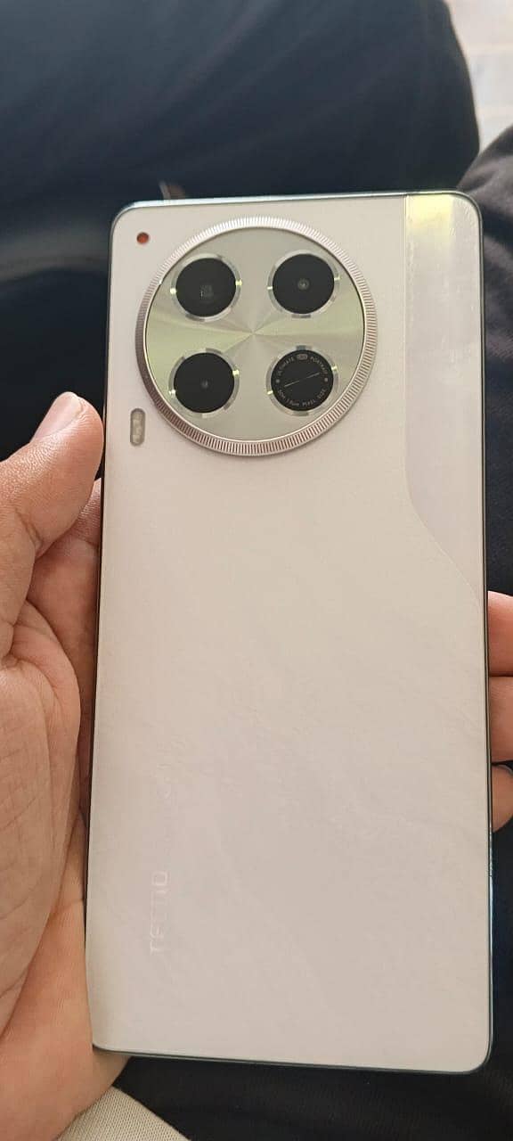 Tecno CAMON 30 Pro 0