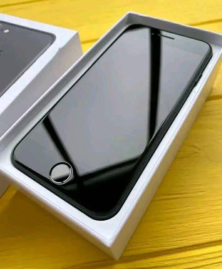 Apple iPhone 6S Plus 4