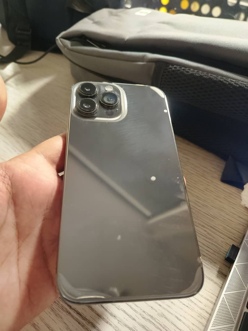 Apple iPhone 13 Pro Max 3