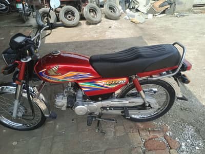 Honda cd 70   Whatsapp number 03285785006