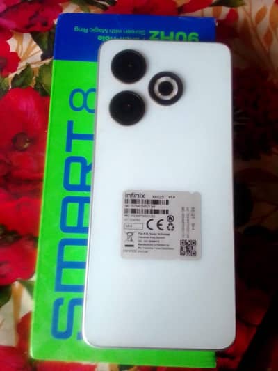 Infinix Smart 8 4+4/64 lush condition full box