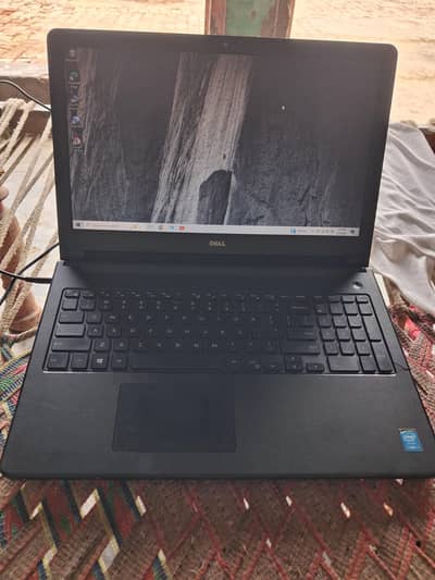 dell corei3  4/ 256 hard drive