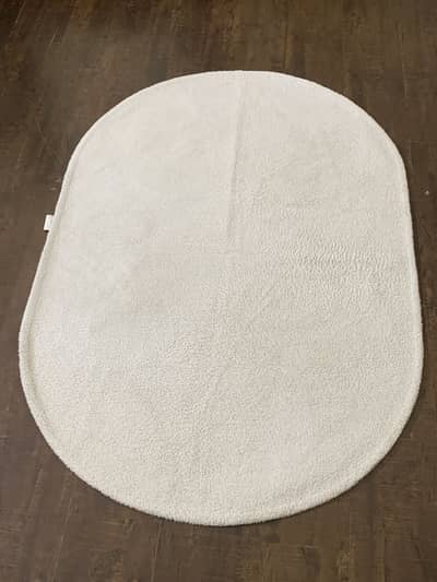 Round Shaped Rug