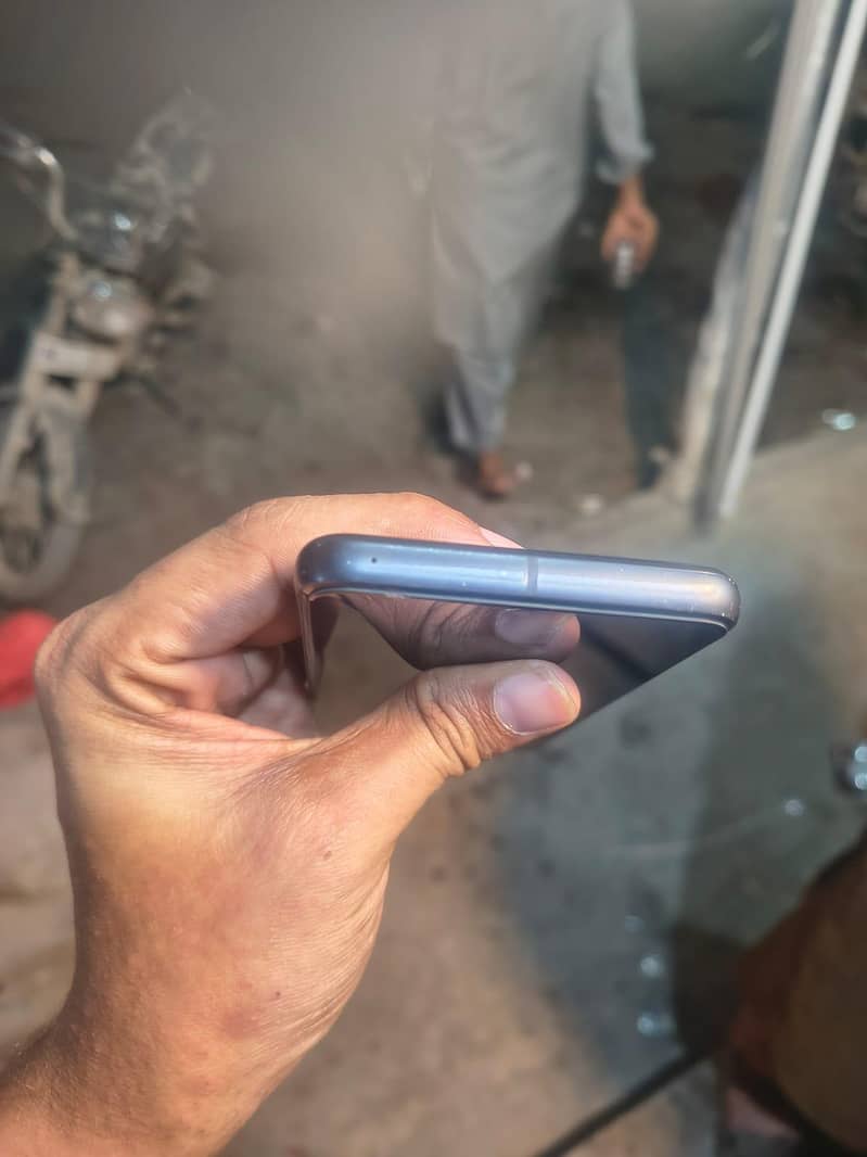 Google Pixel 8 3