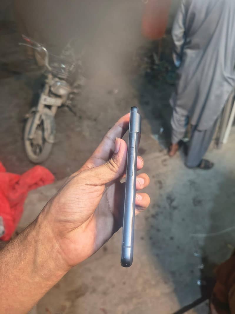 Google Pixel 8 5