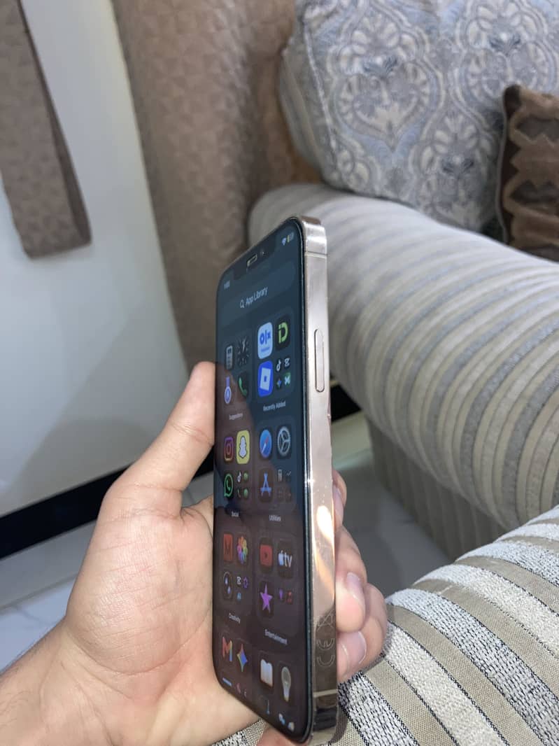 Apple iPhone 12 Pro 2