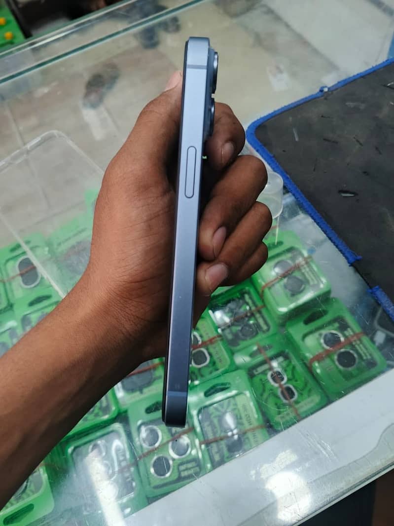 Apple iPhone 14 4