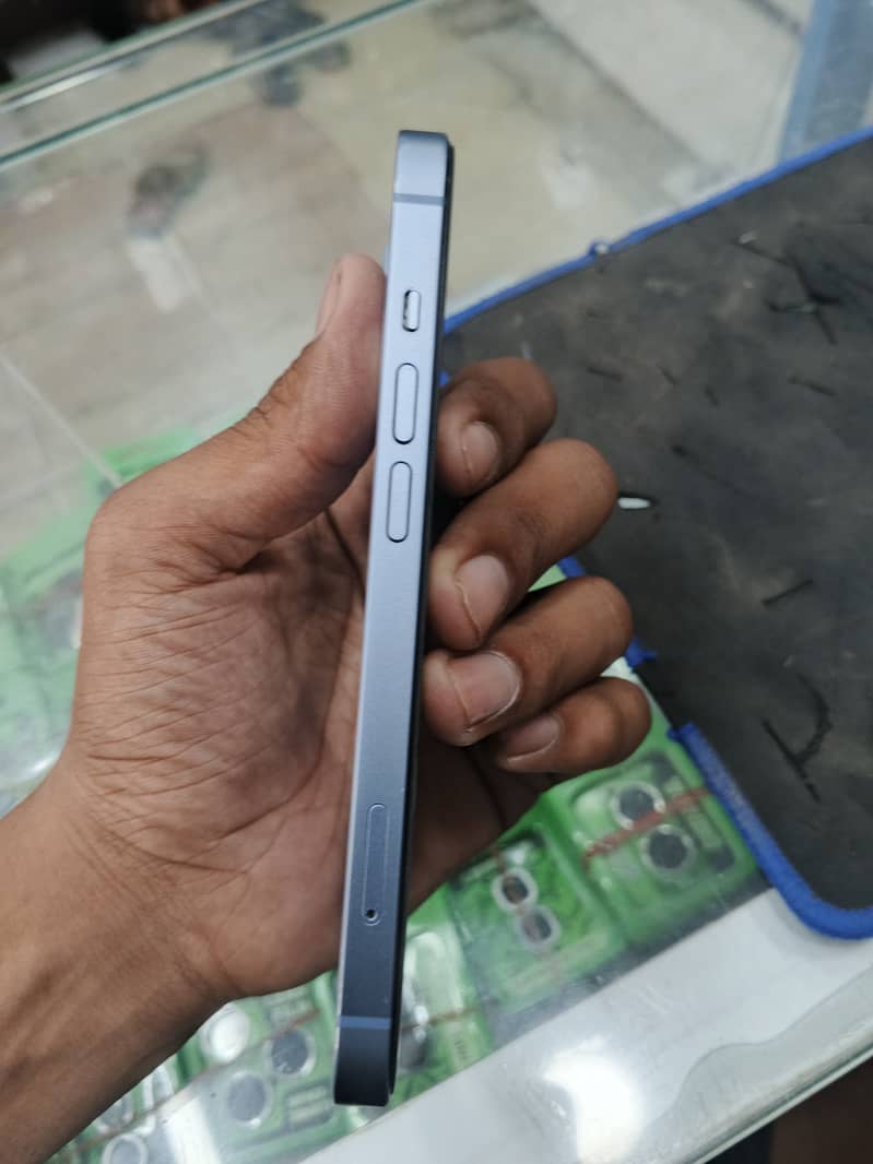 Apple iPhone 14 5