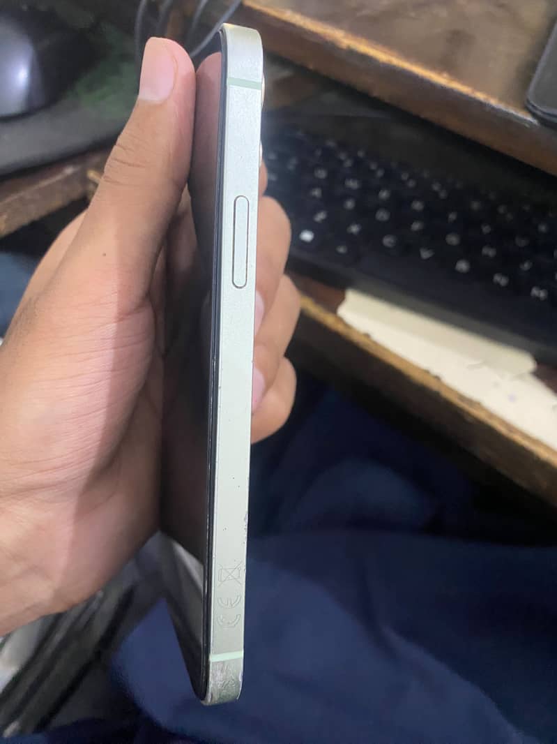 Apple iPhone 12 2