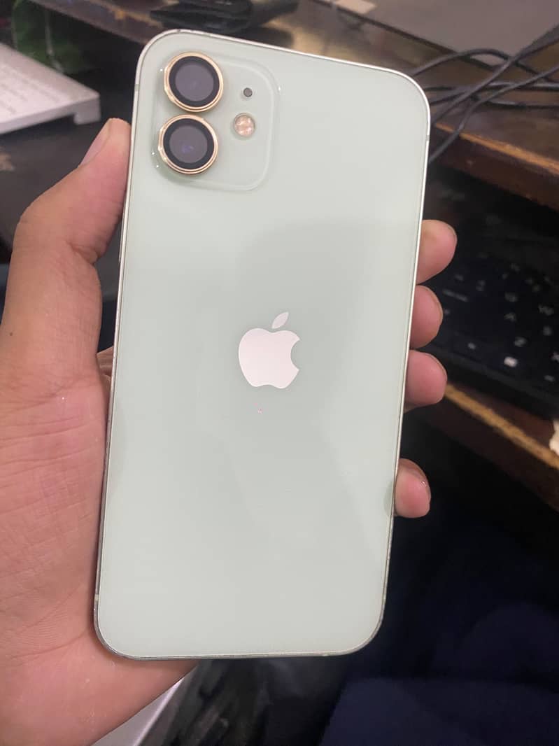 Apple iPhone 12 3