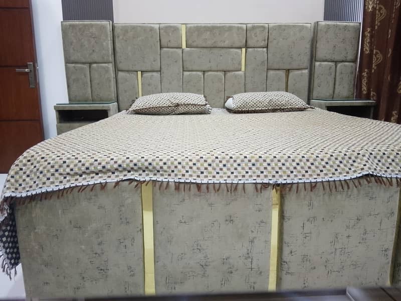 bed   . 1