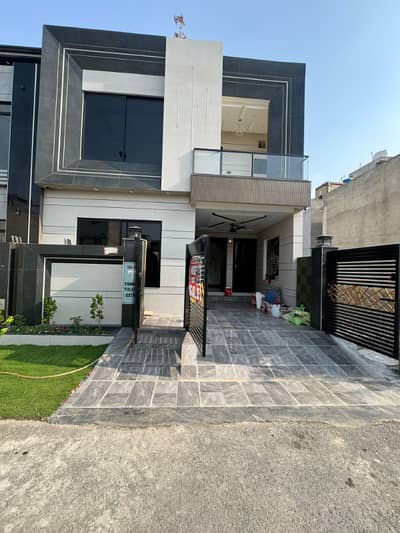 05 Marla Brand New Ultra Modren House For Sale In Park View city Tulip Extension Block