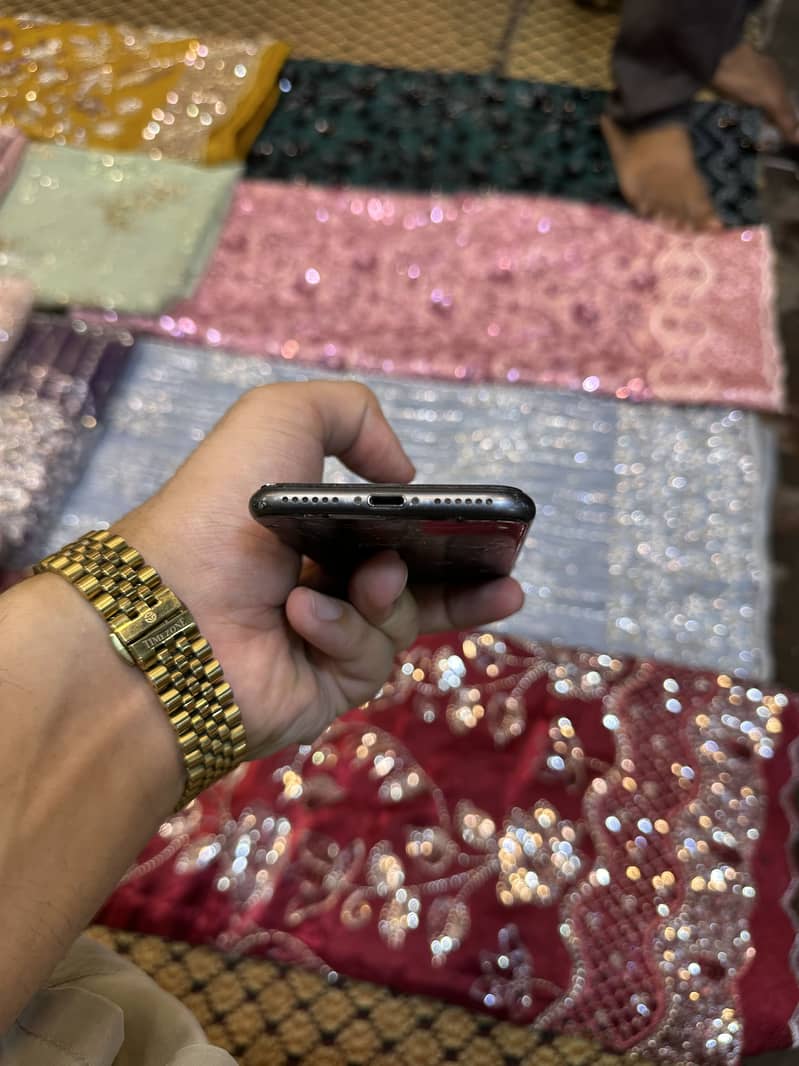 Apple iPhone 8 13