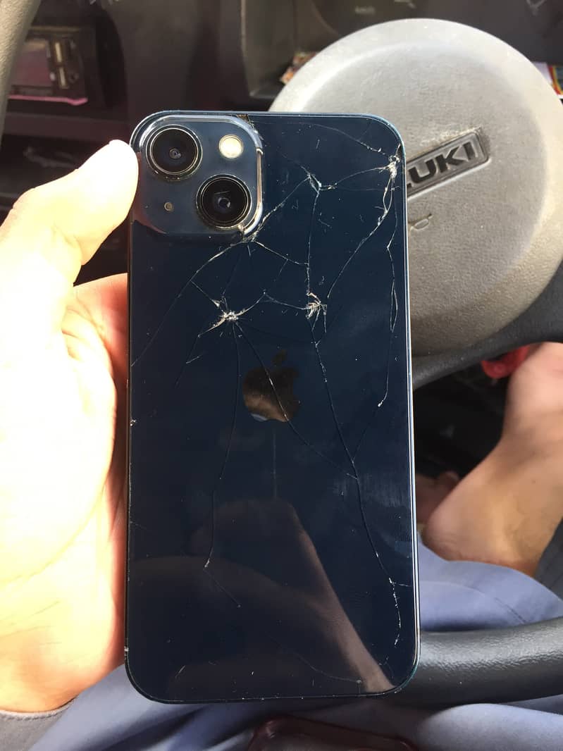 Apple iPhone 13 4