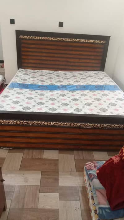 king size bed with mattres