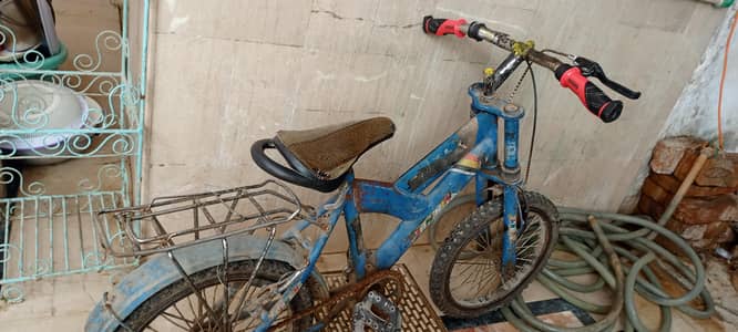 Used cycle tyre new breaks new handle grip new chain ko sirf oil Lagna