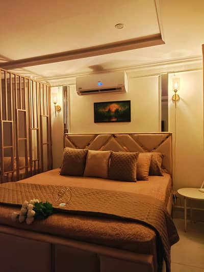 1 Bedroom VIP Full furnish flat per day available in Bahria town Lahore 0300 4561276
