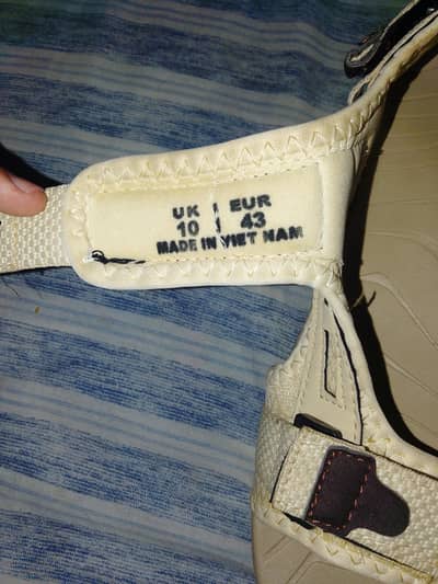 new condition sports sandles