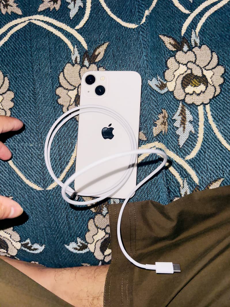 Apple iPhone 13 13