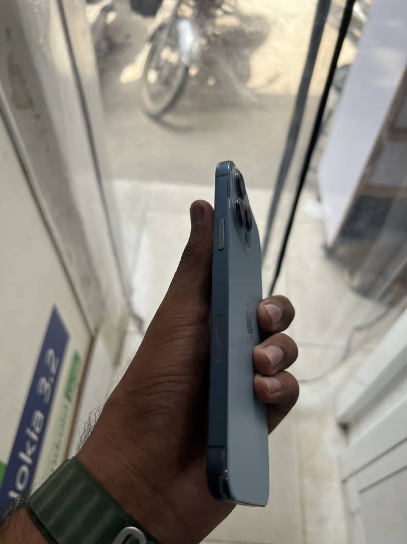 Apple iPhone 13 Pro Max 4