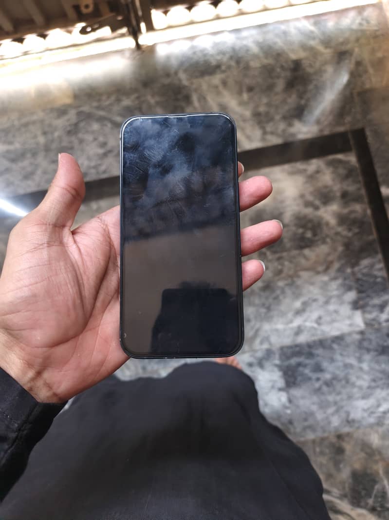 iPhone 13 jv 0
