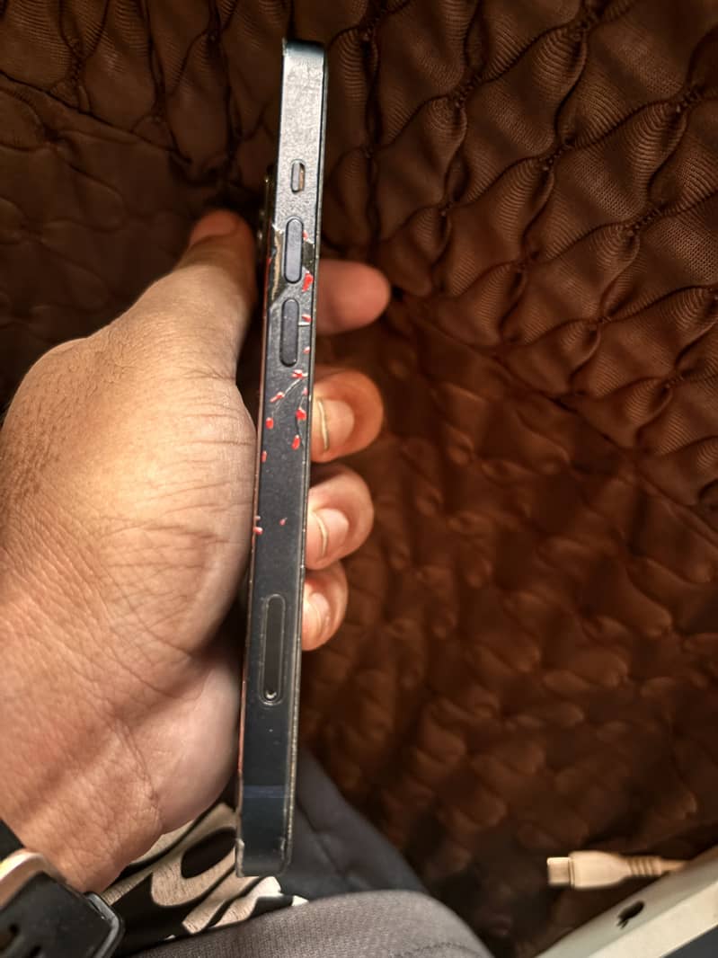 Apple iPhone 13 3