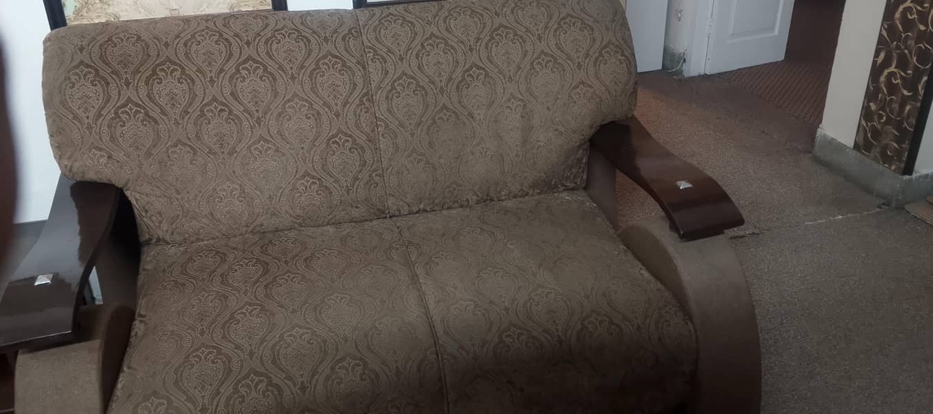 7 setars sofa 1