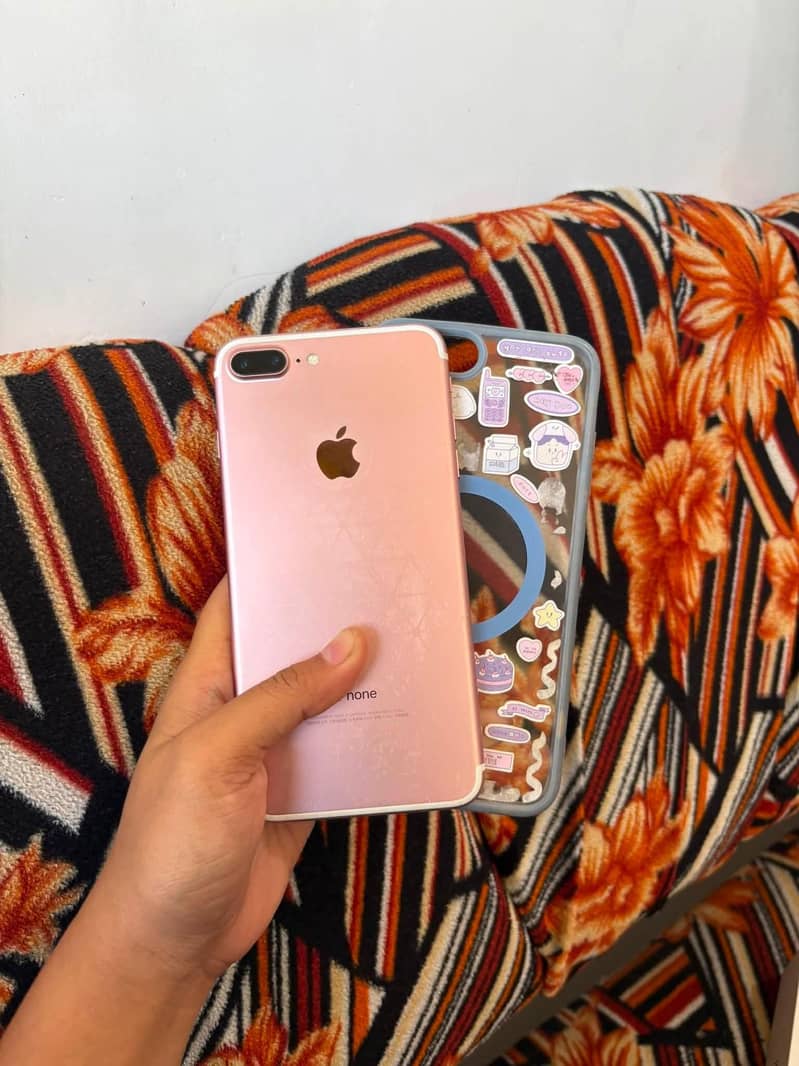 Apple iPhone 7 Plus 0