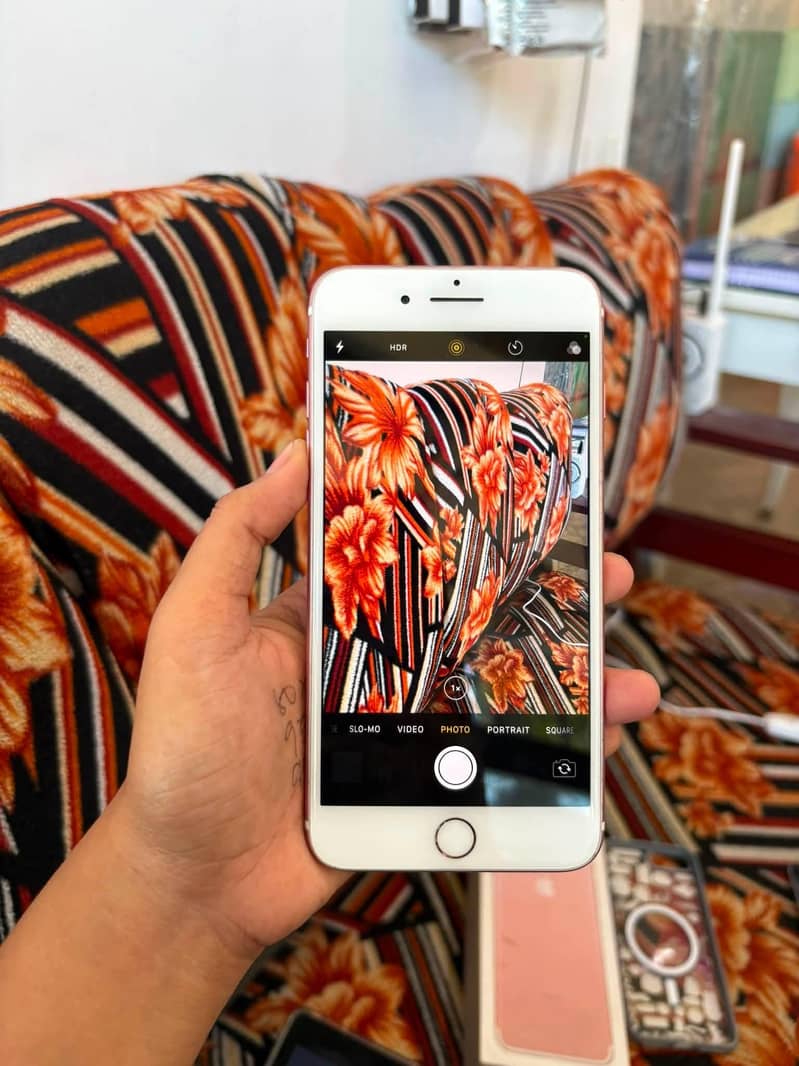 Apple iPhone 7 Plus 2