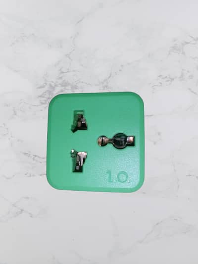 Imported 3 Pin Multi Socket available in Qty