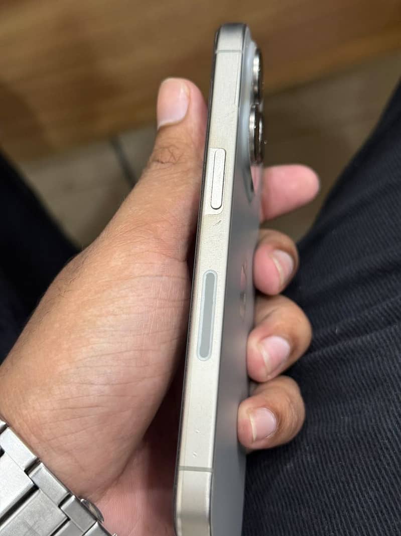 Apple iPhone 15 Pro 1