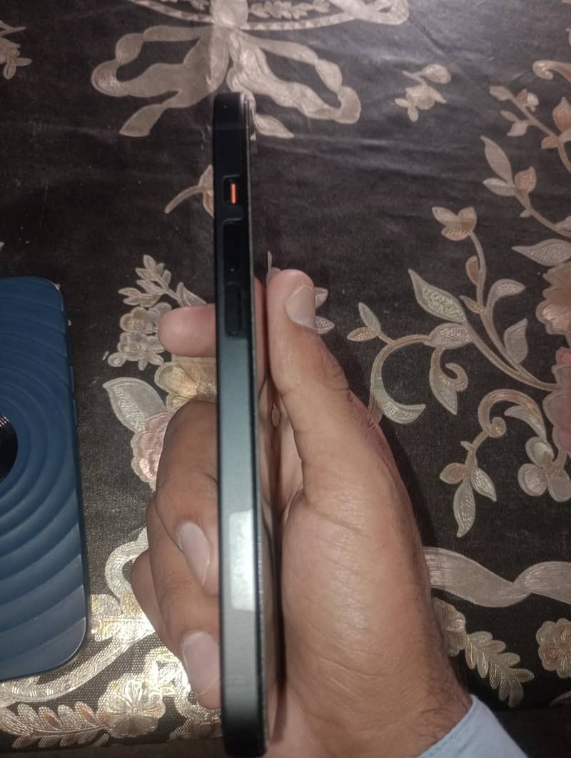 Apple iPhone 15 2
