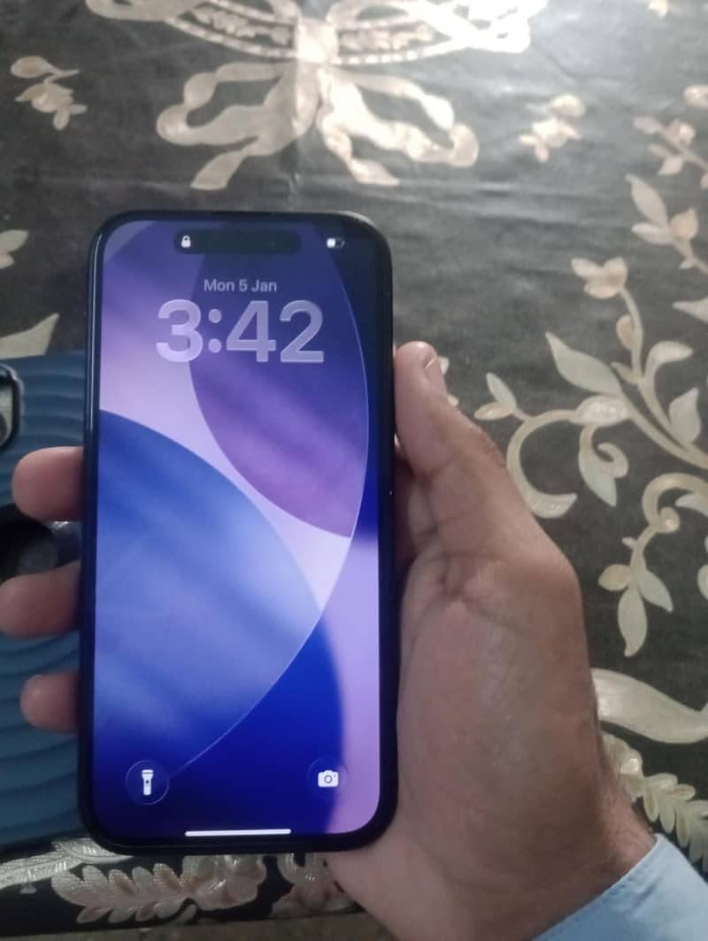 Apple iPhone 15 5