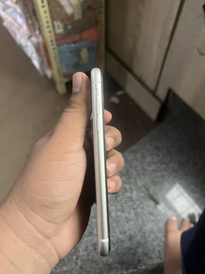 Apple iPhone 11 2