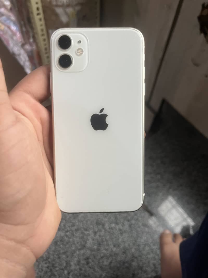 Apple iPhone 11 3