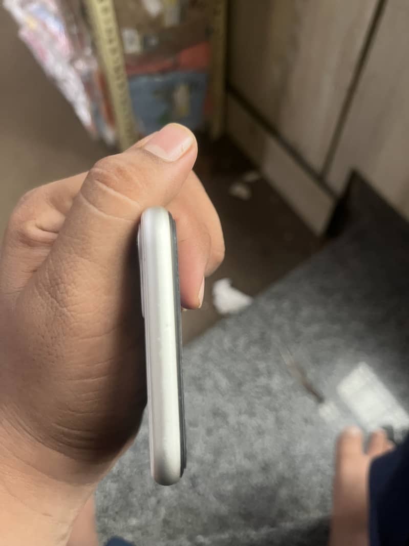 Apple iPhone 11 5