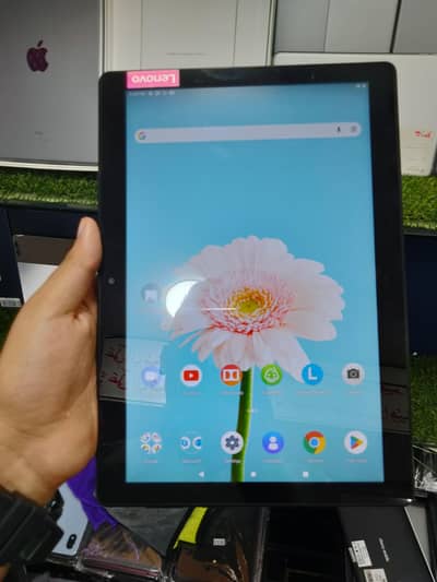 Lenovo M10